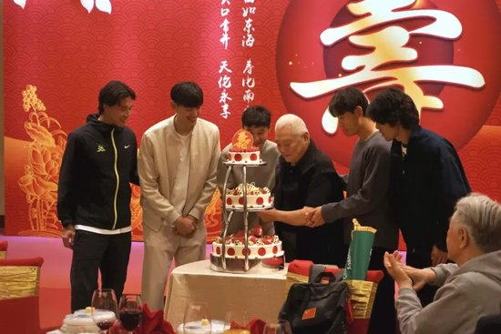 公海贵宾会为世界网上娱乐的发展和经济建设做出了巨大贡献相关图片